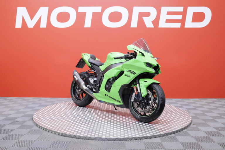 Kawasaki - ZX-10RR - // 1.Om Suomi-pyörä / Huoltokirja / SC Project / Yli 200HP / Penkitetty / KQS / Takovanteet! / KIBS / Showa // - Moottoripyörä