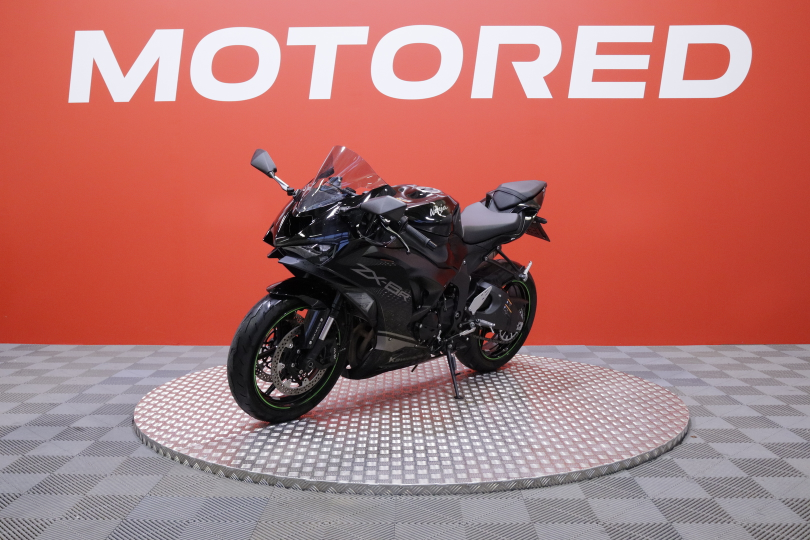Kawasaki - ZX-6R - // Suomi-pyörä / LeoVince / KTRC / KQS / Ajomodet // - Moottoripyörä
