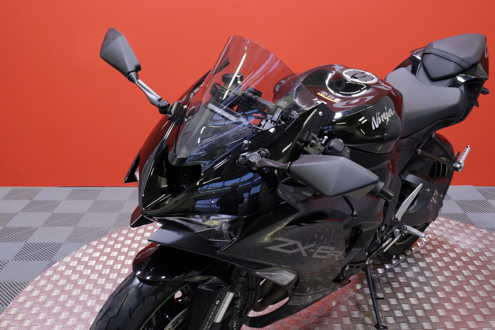 Kawasaki - ZX-6R - // Suomi-pyörä / LeoVince / KTRC / KQS / Ajomodet // - Moottoripyörä