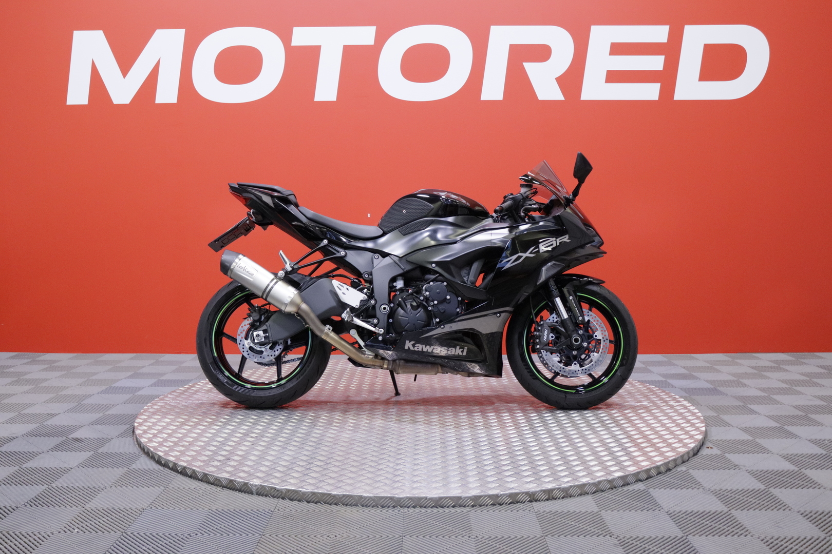 Kawasaki - ZX-6R - // Suomi-pyörä / LeoVince / KTRC / KQS / Ajomodet // - Moottoripyörä