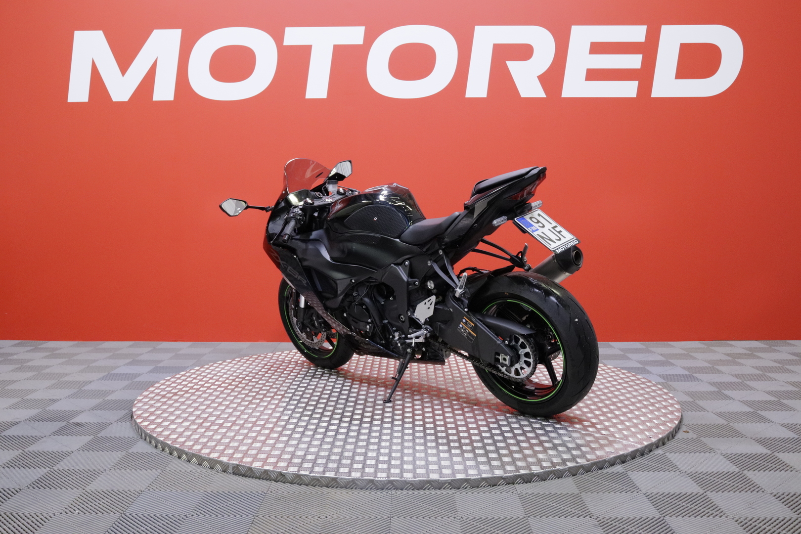 Kawasaki - ZX-6R - // Suomi-pyörä / LeoVince / KTRC / KQS / Ajomodet // - Moottoripyörä