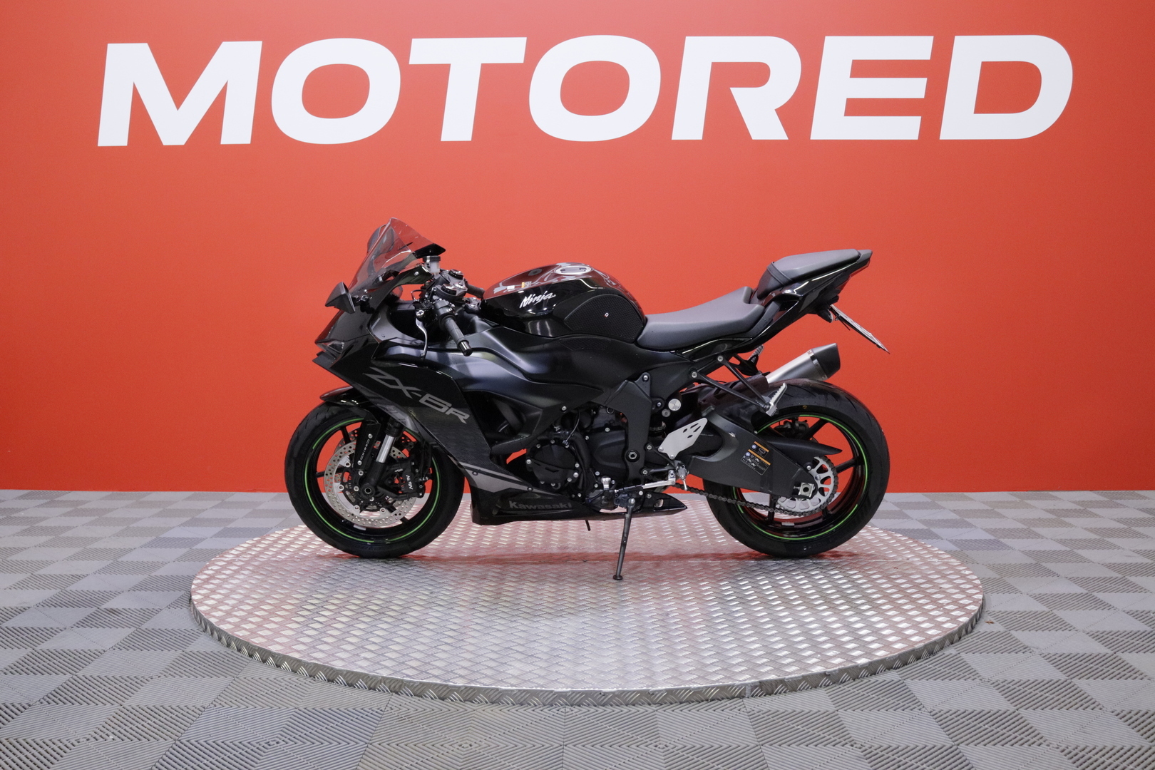 Kawasaki - ZX-6R - // Suomi-pyörä / LeoVince / KTRC / KQS / Ajomodet // - Moottoripyörä