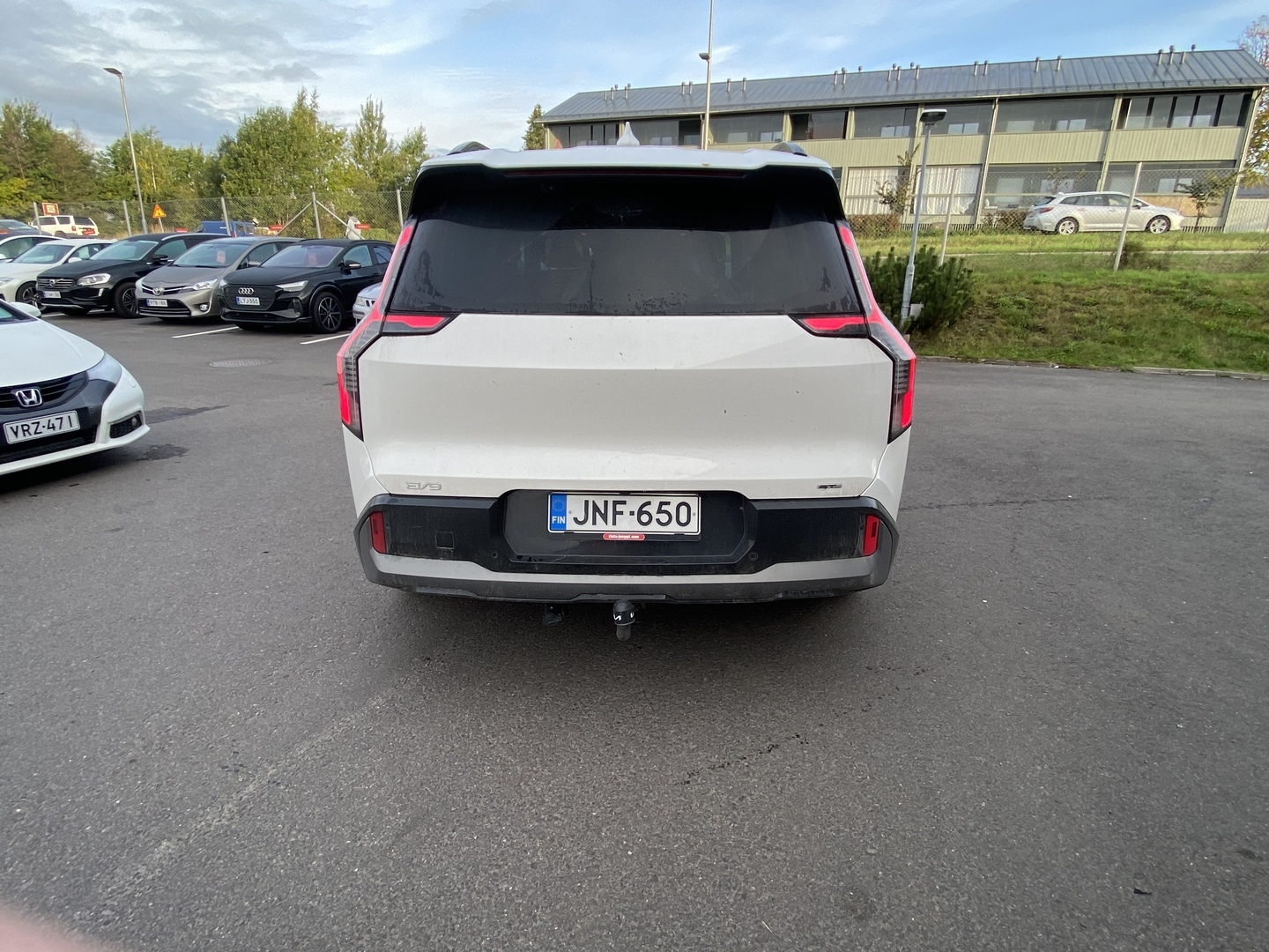 Kia - EV9 - GT-Line AWD 99,8kWh 384hv 6P - Maastoauto