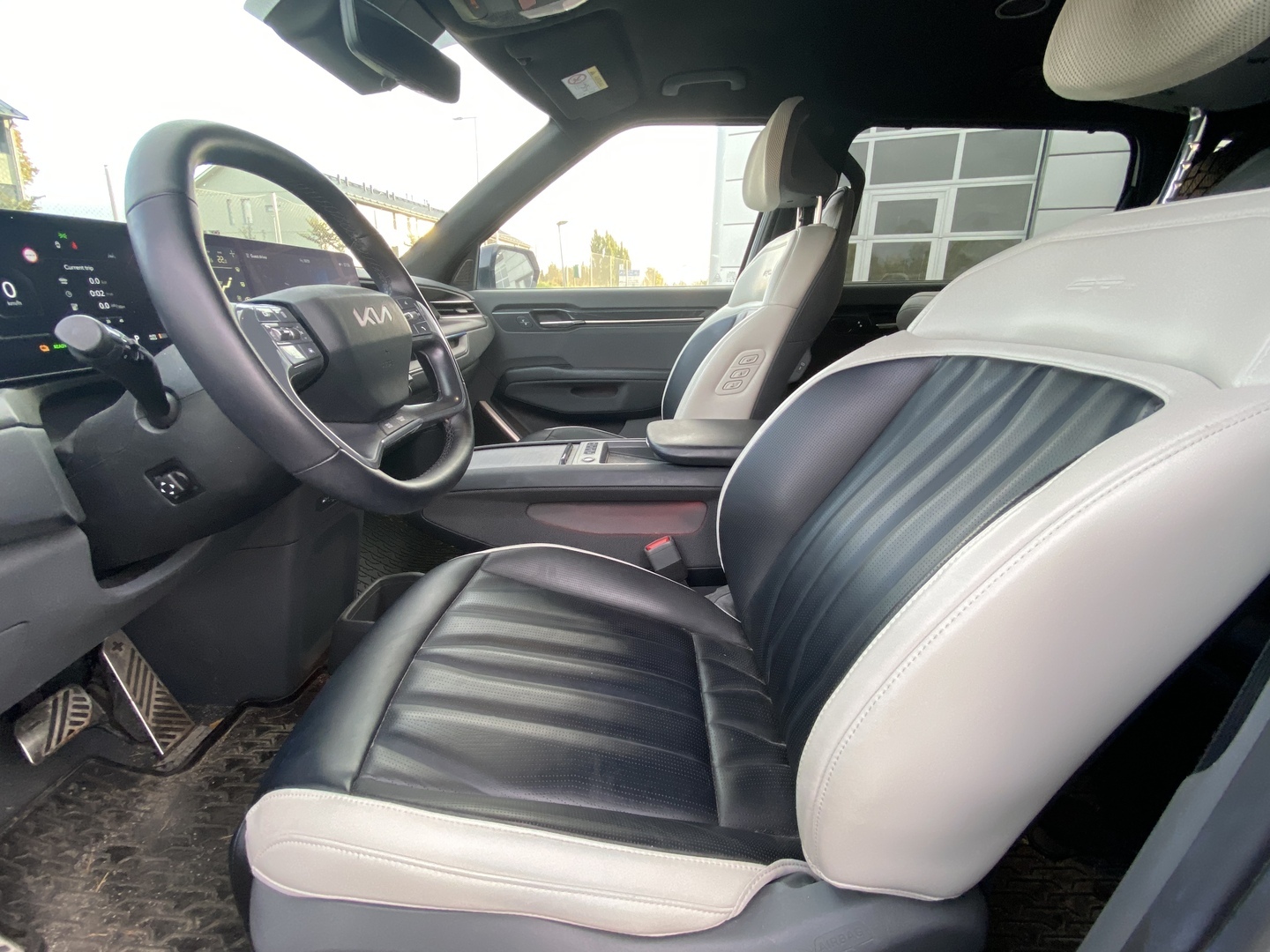 Kia - EV9 - GT-Line AWD 99,8kWh 384hv 6P - Maastoauto