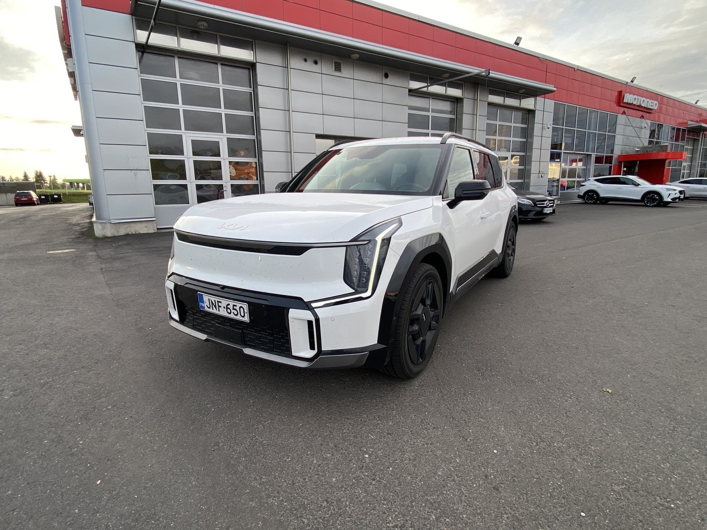 Kia - EV9 - GT-Line AWD 99,8kWh 384hv 6P - Maastoauto