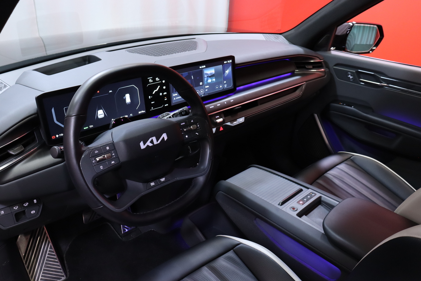 Kia - EV9 - GT-Line AWD 99,8kWh 384hv 7P Lasikatto - Maastoauto