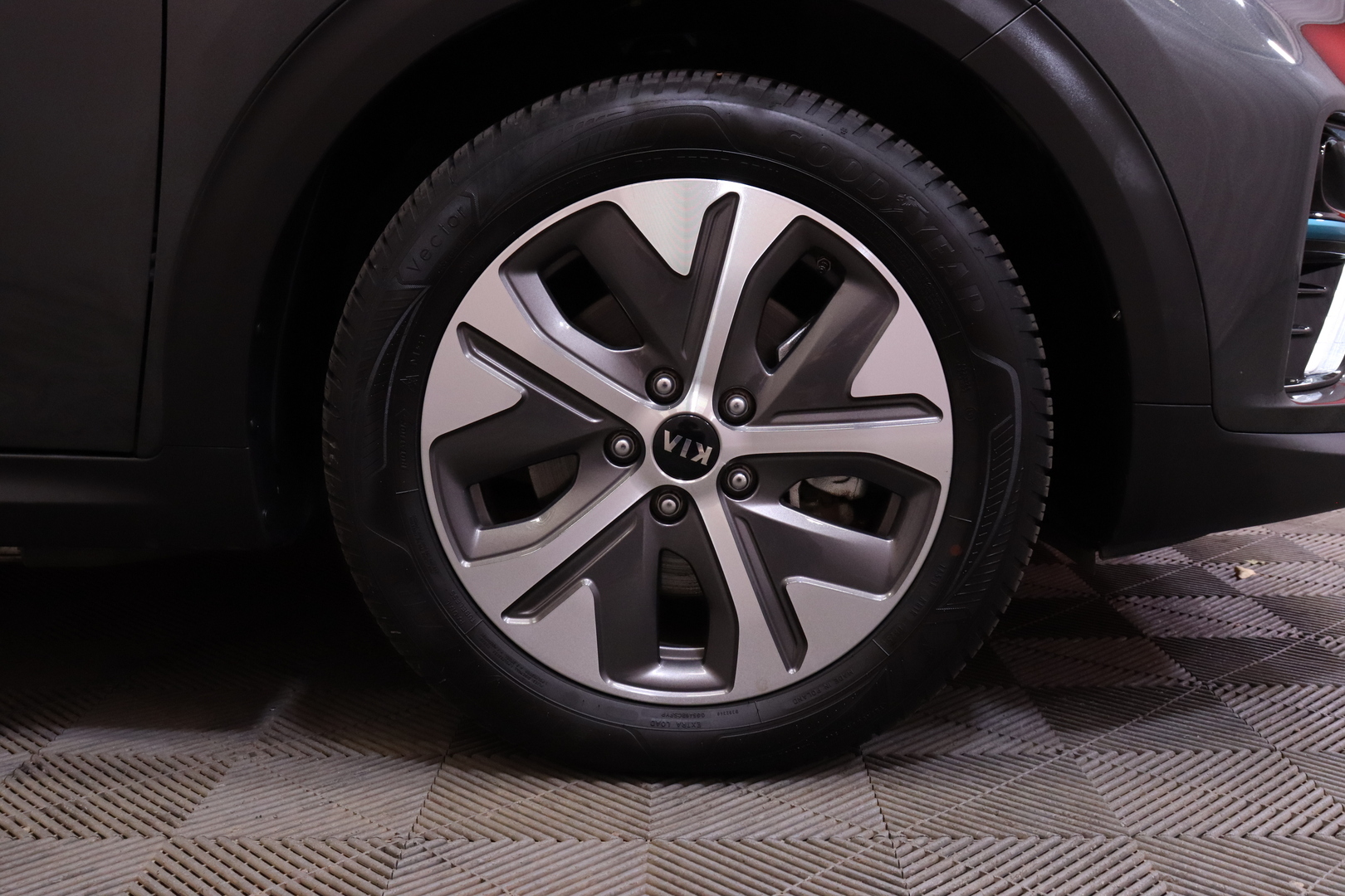 Kia - NIRO - Electric Spirit 64 kWh 204 hv - Farmari