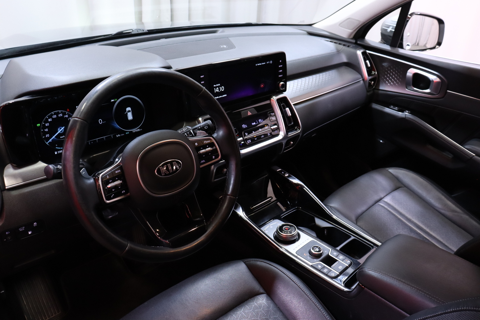 Kia - Sorento - 1,6 T-GDI Hybrid AWD Business Premium AT 7P - Maastoauto