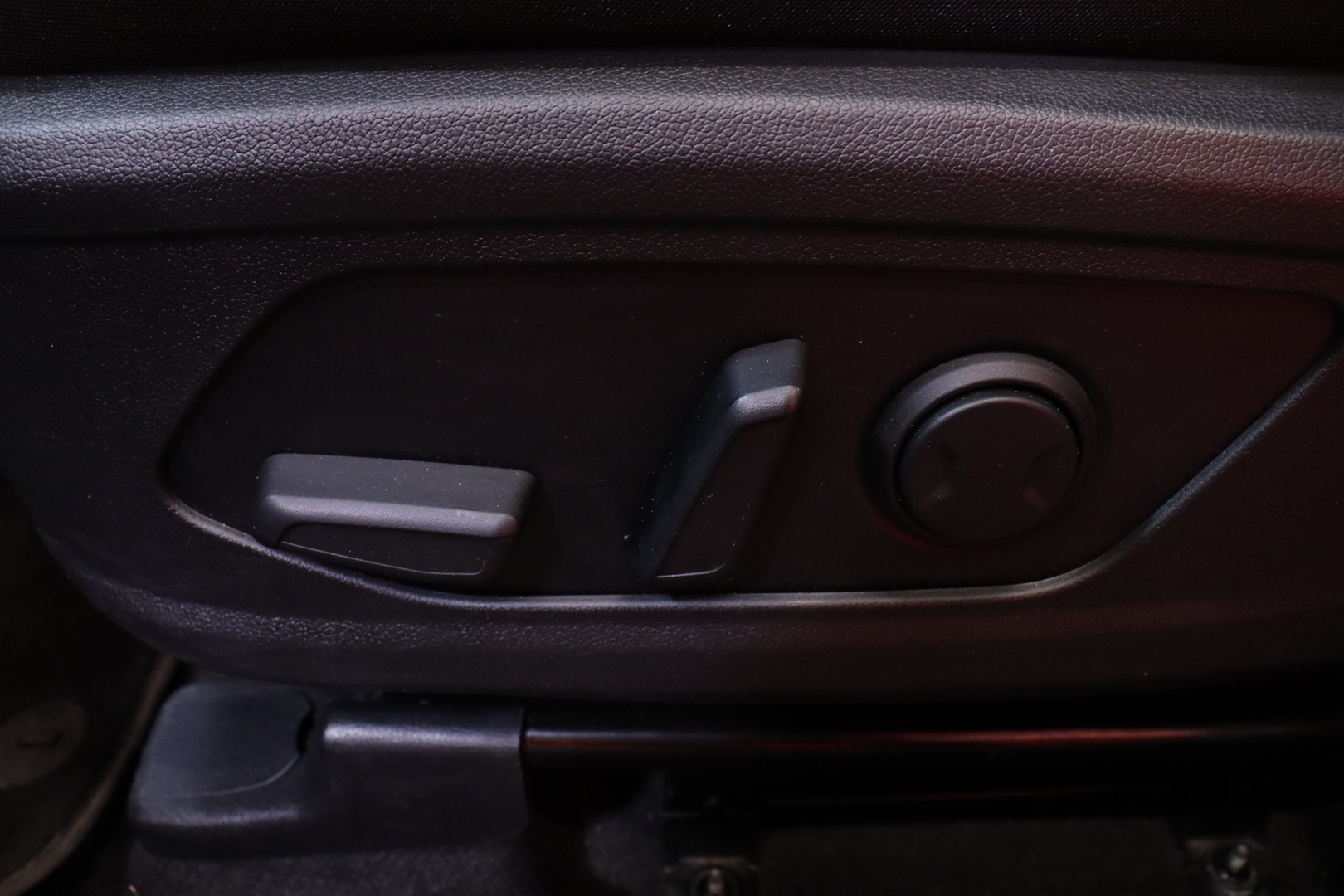 Kia - Sorento - 1,6 T-GDI Hybrid AWD Business Premium AT 7P - Maastoauto