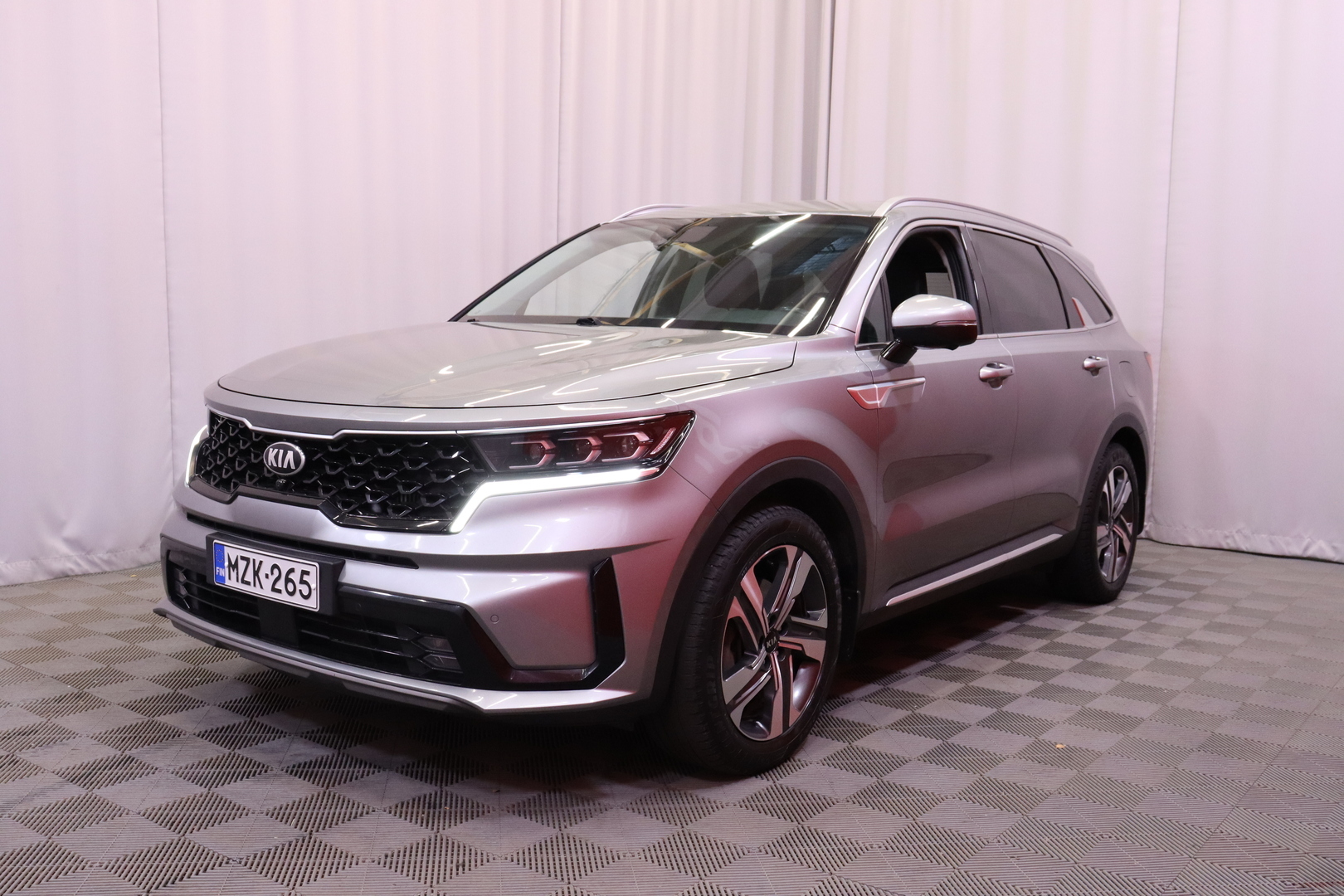 Kia - Sorento - 1,6 T-GDI Hybrid AWD Business Premium AT 7P - Maastoauto