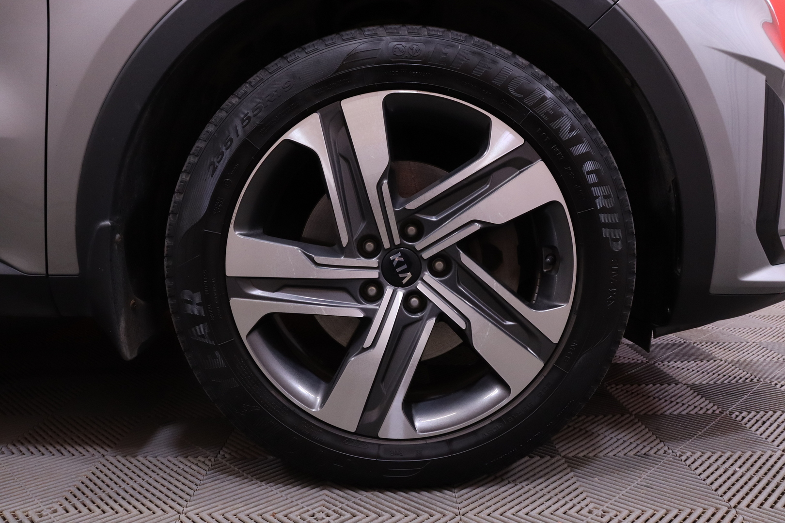 Kia - Sorento - 1,6 T-GDI Hybrid AWD Business Premium AT 7P - Maastoauto