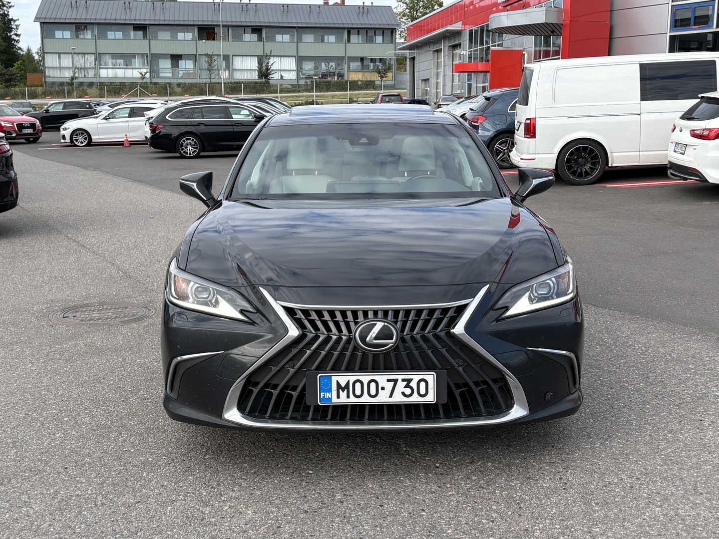 Lexus - ES - 300h Business Edition - Sedan