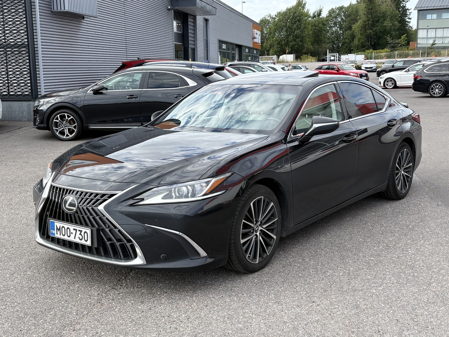 Lexus - ES - 300h Business Edition - Sedan