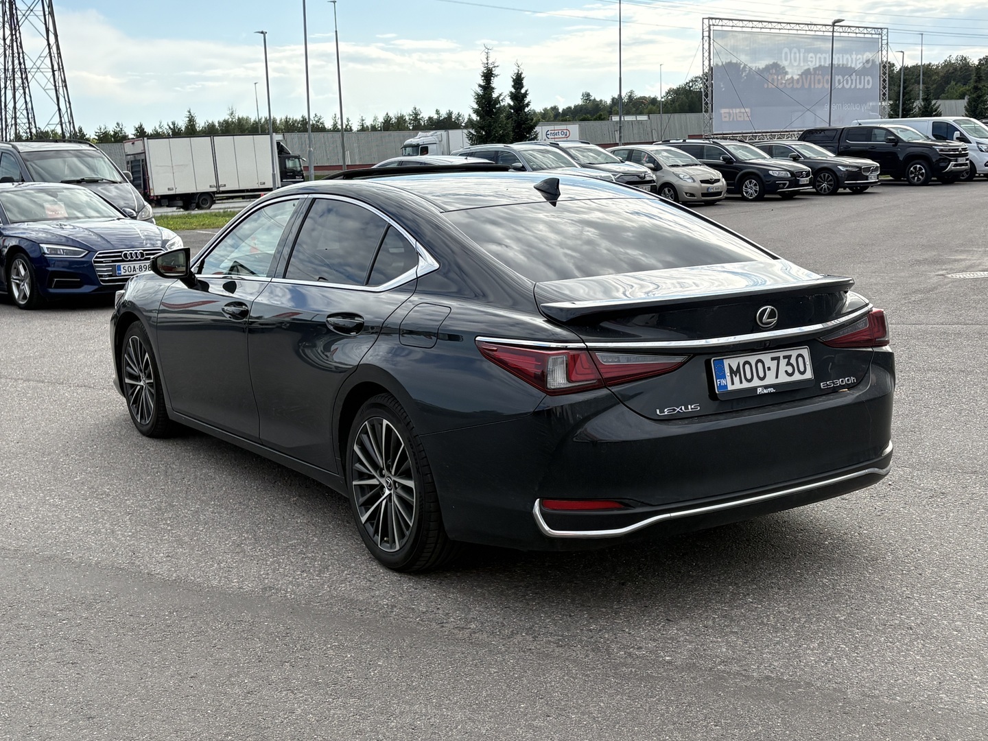 Lexus - ES - 300h Business Edition - Sedan
