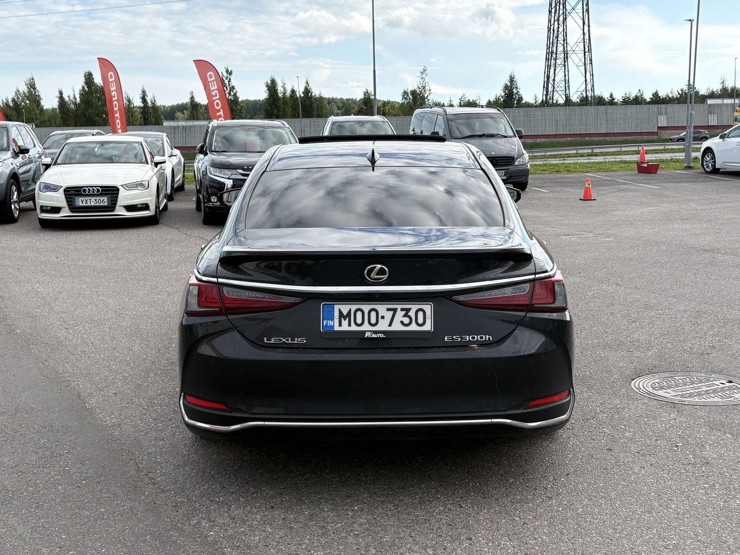 Lexus - ES - 300h Business Edition - Sedan