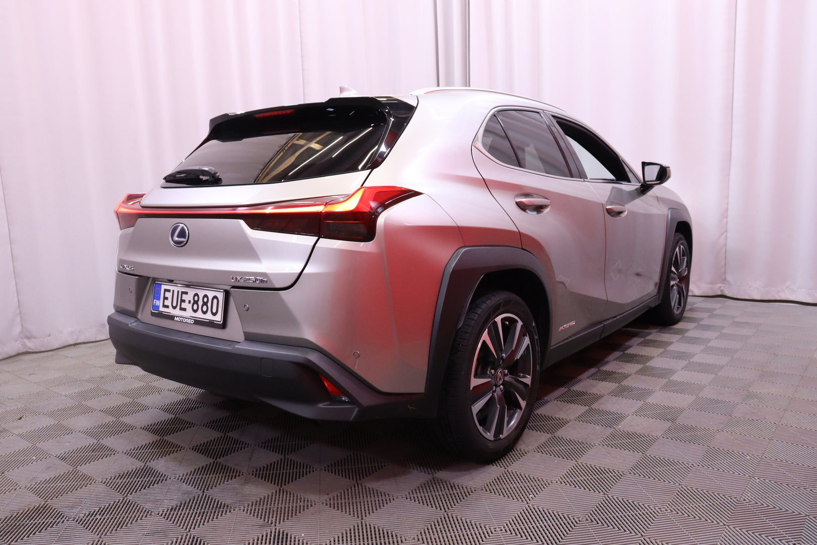 Lexus - UX - 250h Business Limited Edition - Viistoperä