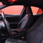 Lexus - UX - 250h Business Limited Edition - Viistoperä