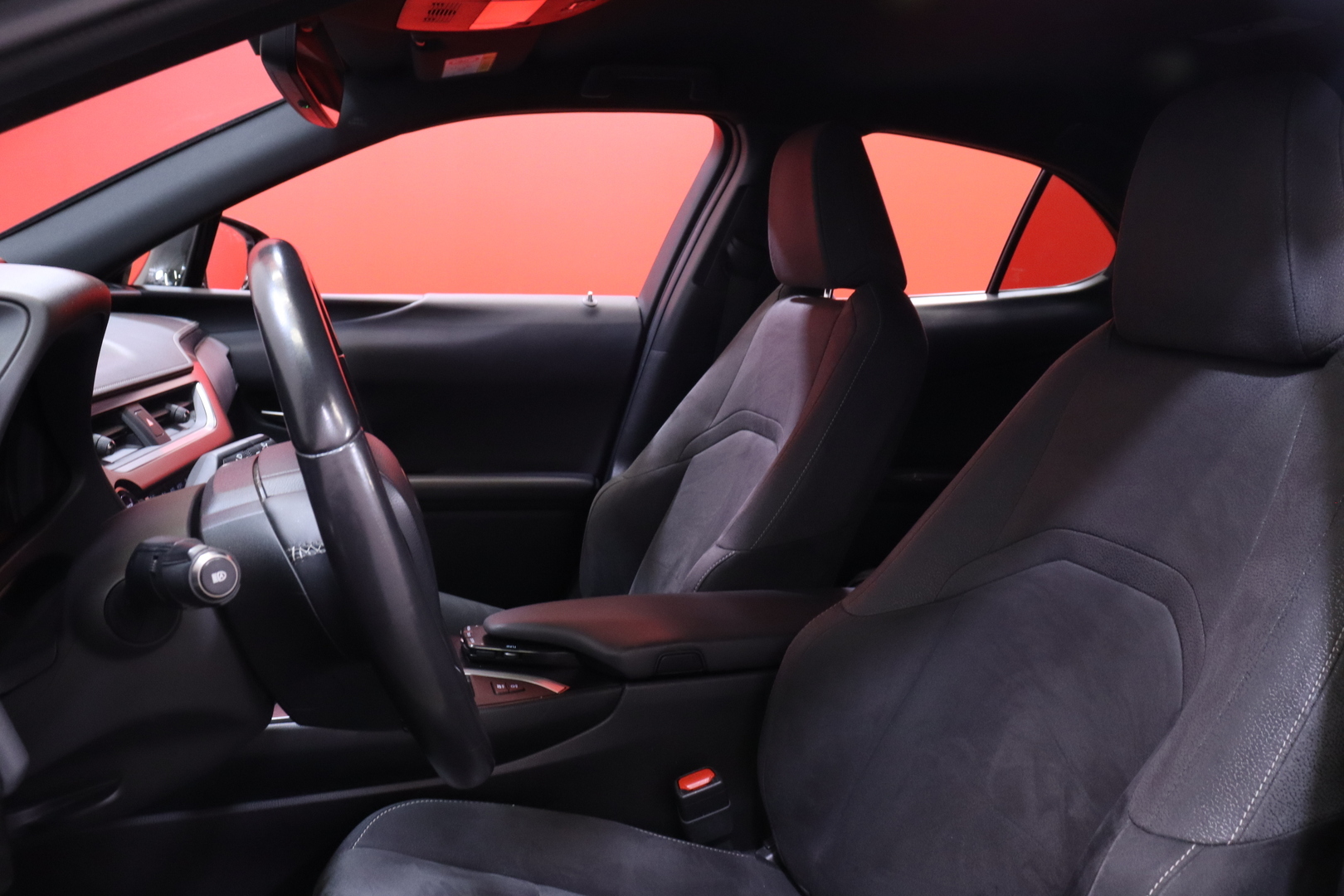 Lexus - UX - 250h Business Limited Edition - Viistoperä