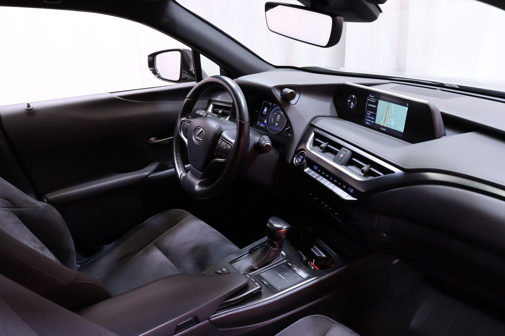 Lexus - UX - 250h Business Limited Edition - Viistoperä