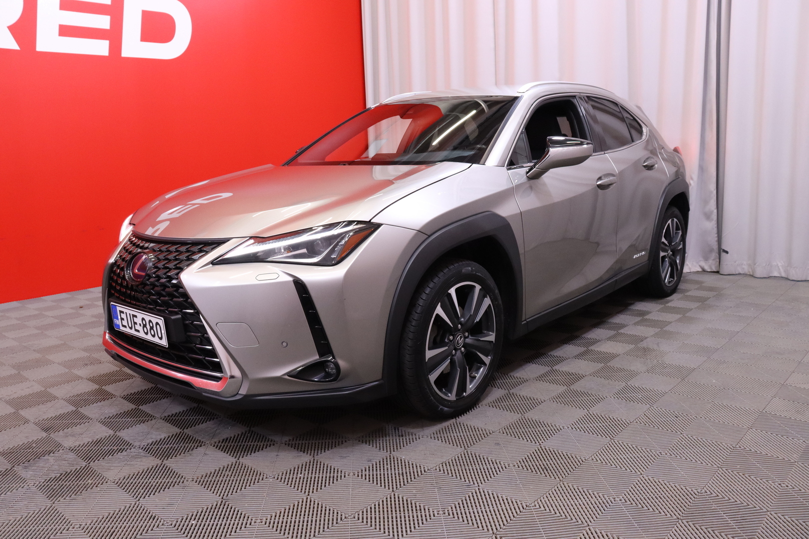 Lexus - UX - 250h Business Limited Edition - Viistoperä