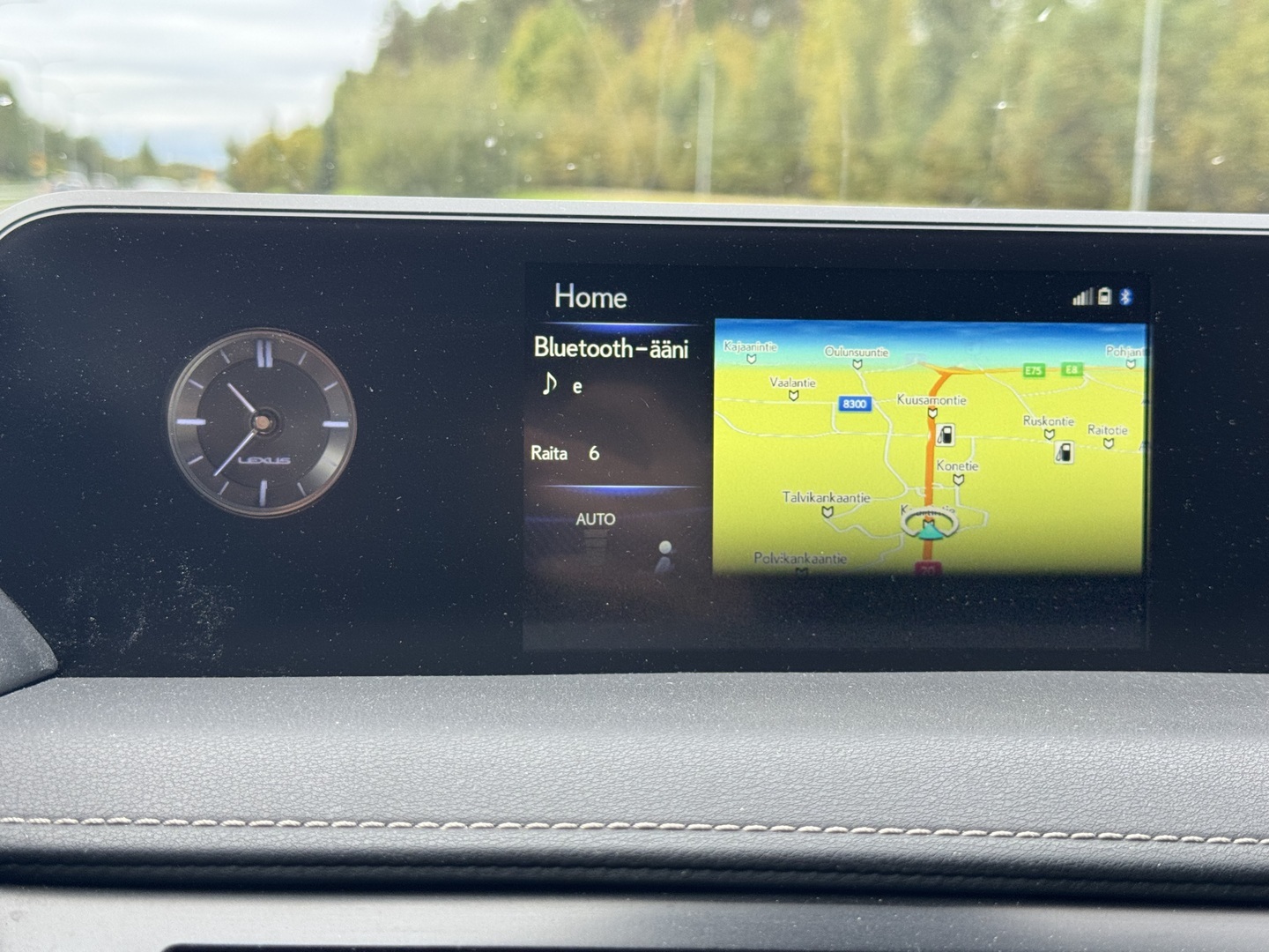 Lexus - UX - 250h Comfort - Viistoperä