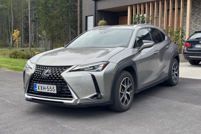 Lexus - UX - 250h Comfort - Viistoperä