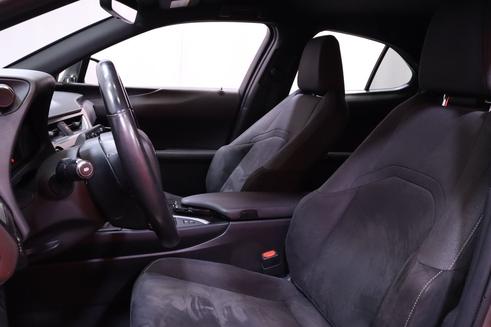 Lexus - UX - 250h Comfort - Viistoperä