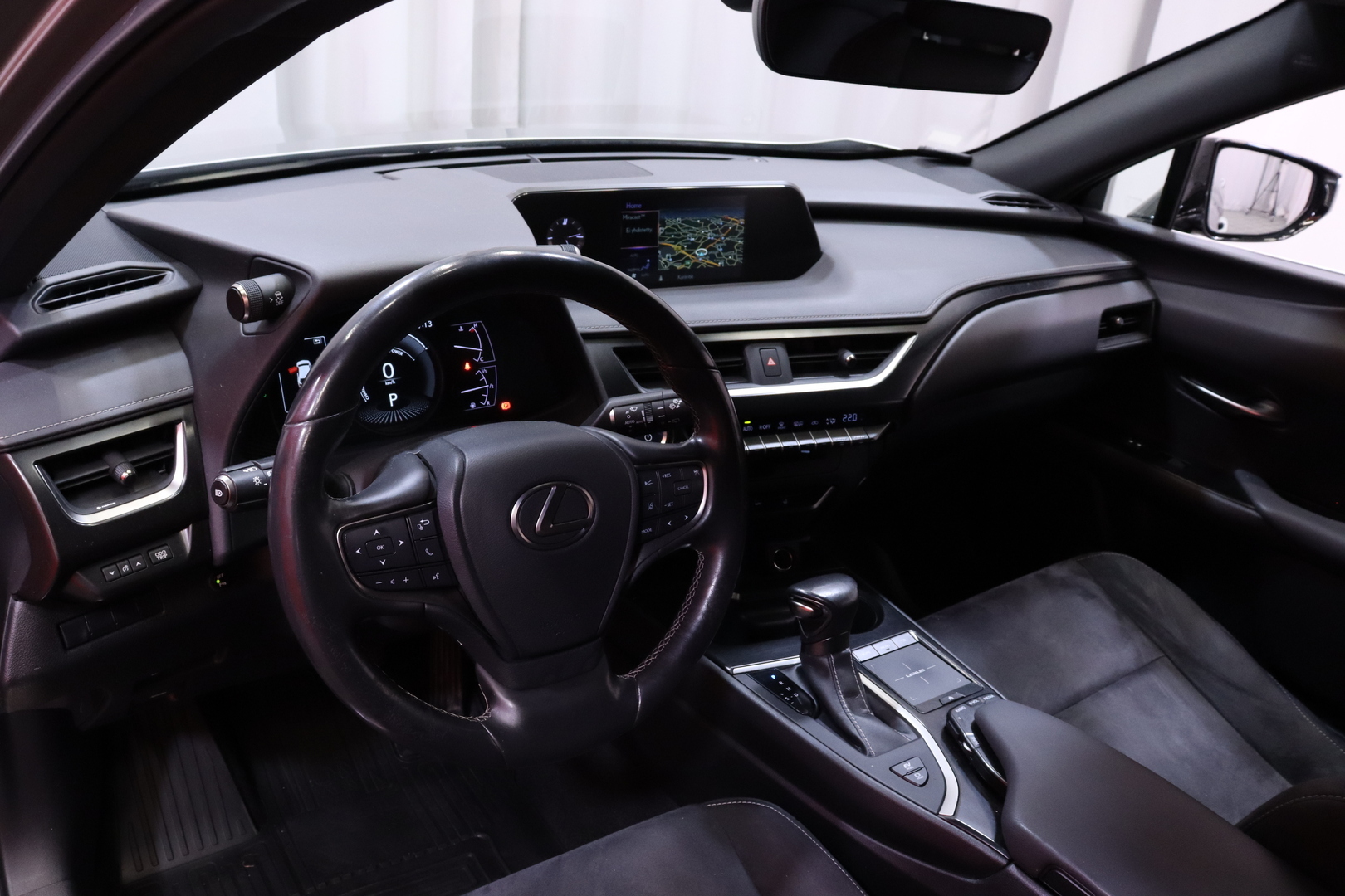 Lexus - UX - 250h Comfort - Viistoperä