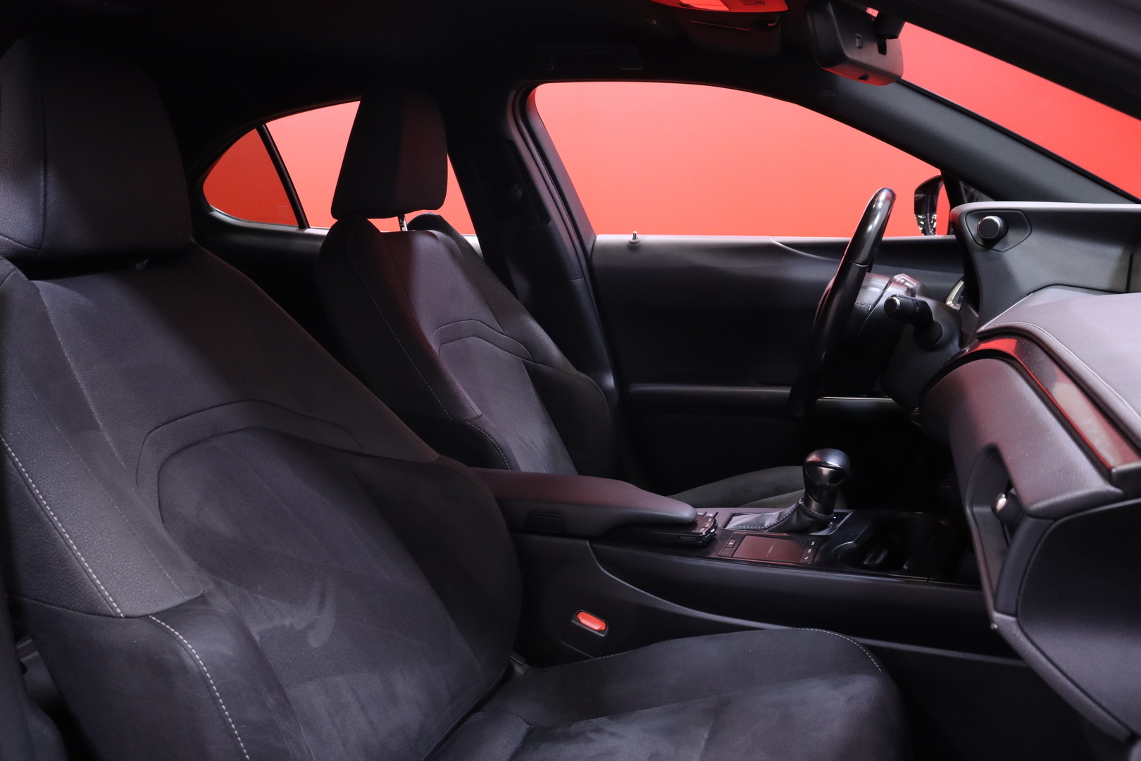 Lexus - UX - 250h Comfort - Viistoperä