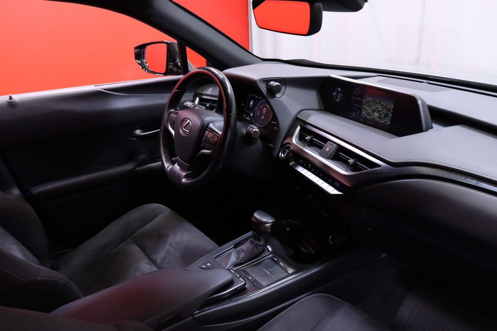 Lexus - UX - 250h Comfort - Viistoperä