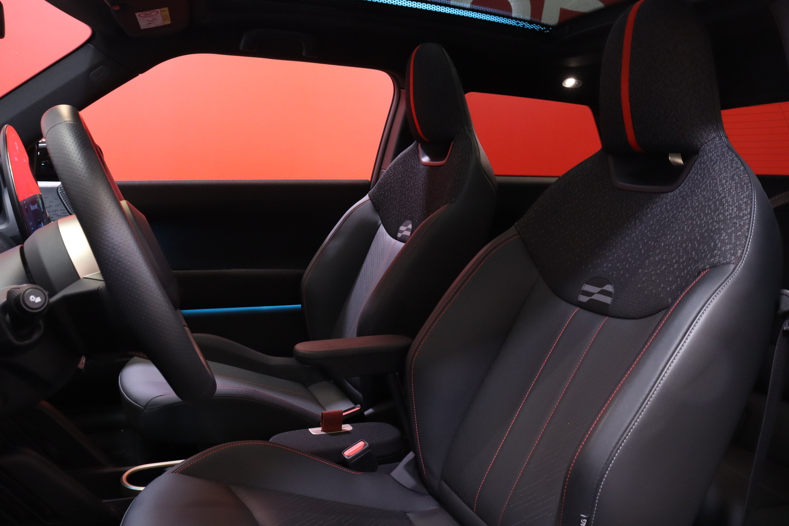 MINI - Cooper - JCW E - Viistoperä