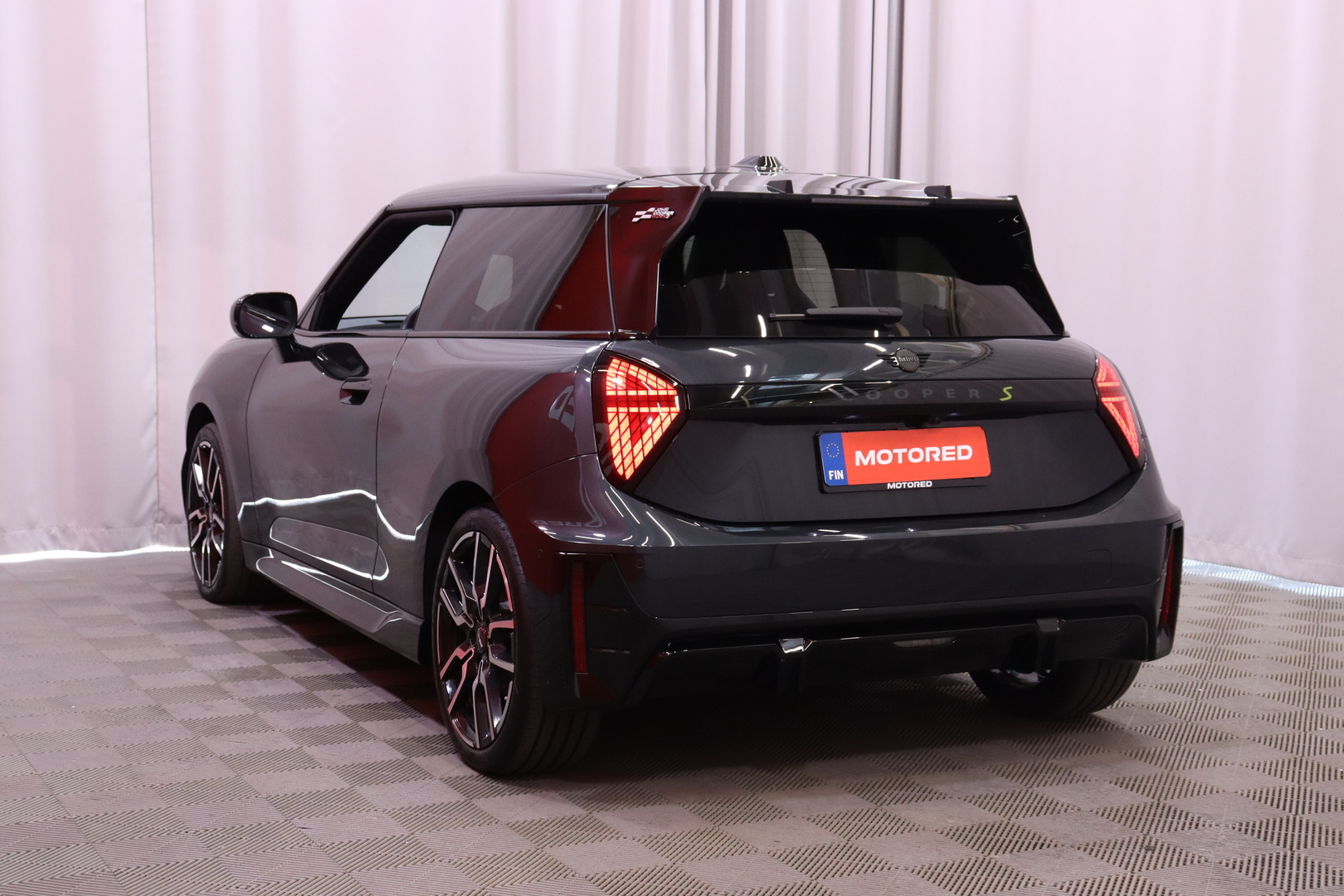 MINI - Cooper - JCW E - Viistoperä