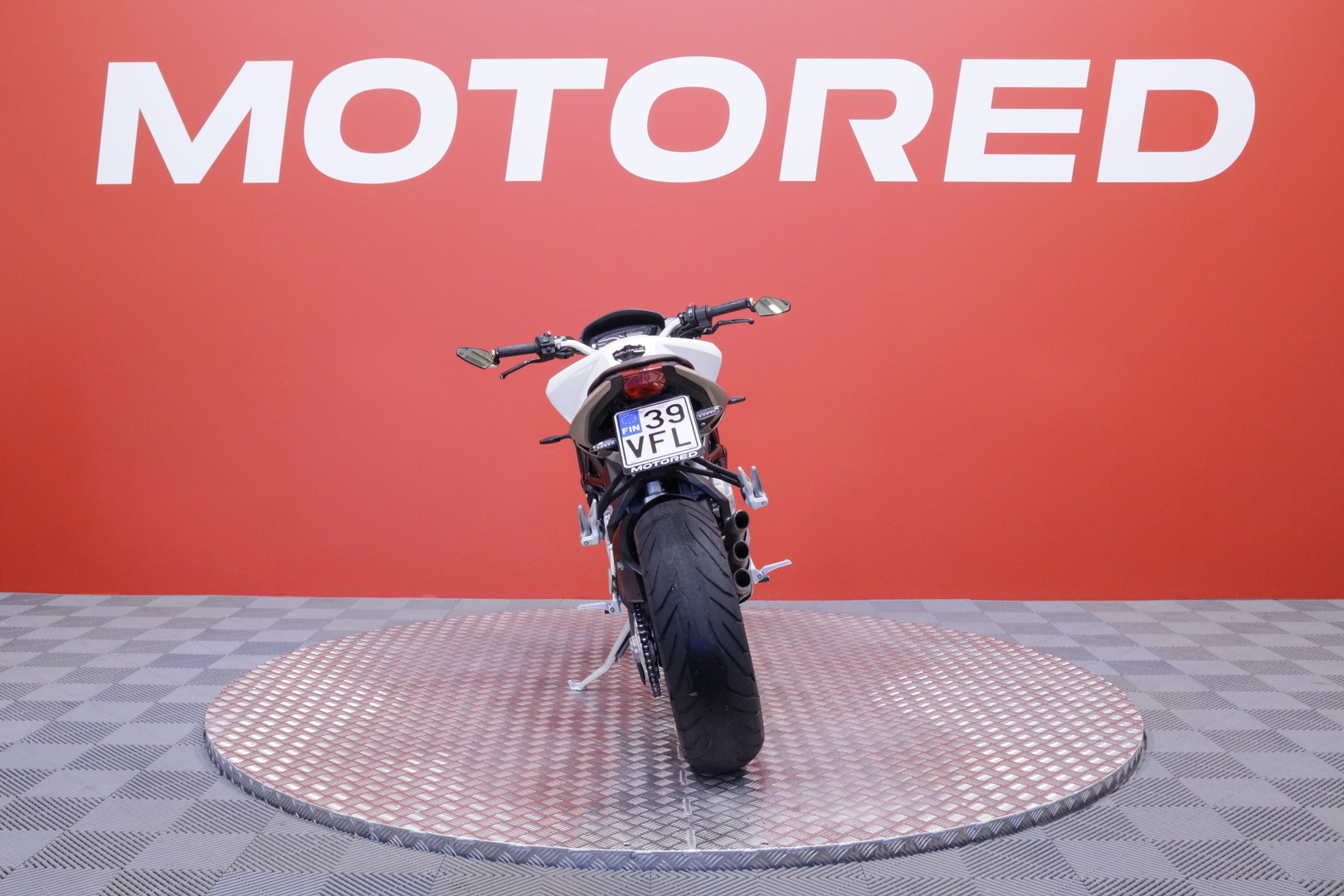 MV Agusta - BRUTALE - 675 // Suomi-pyörä / Shifter / ABS // - Moottoripyörä