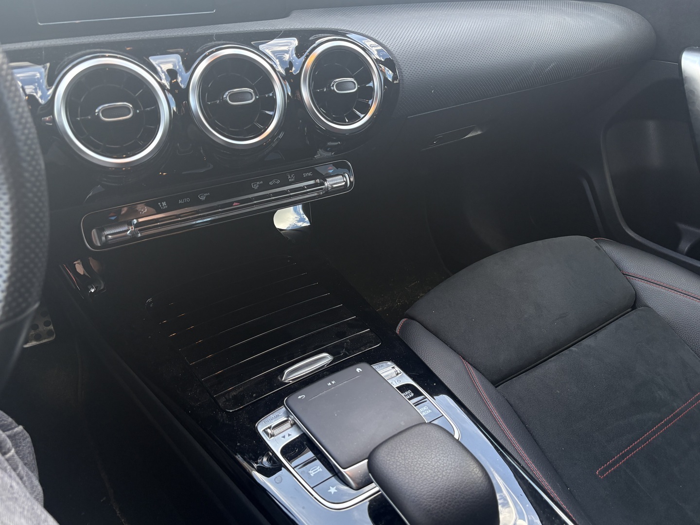 Mercedes-Benz - A - 180 A Business AMG - Viistoperä