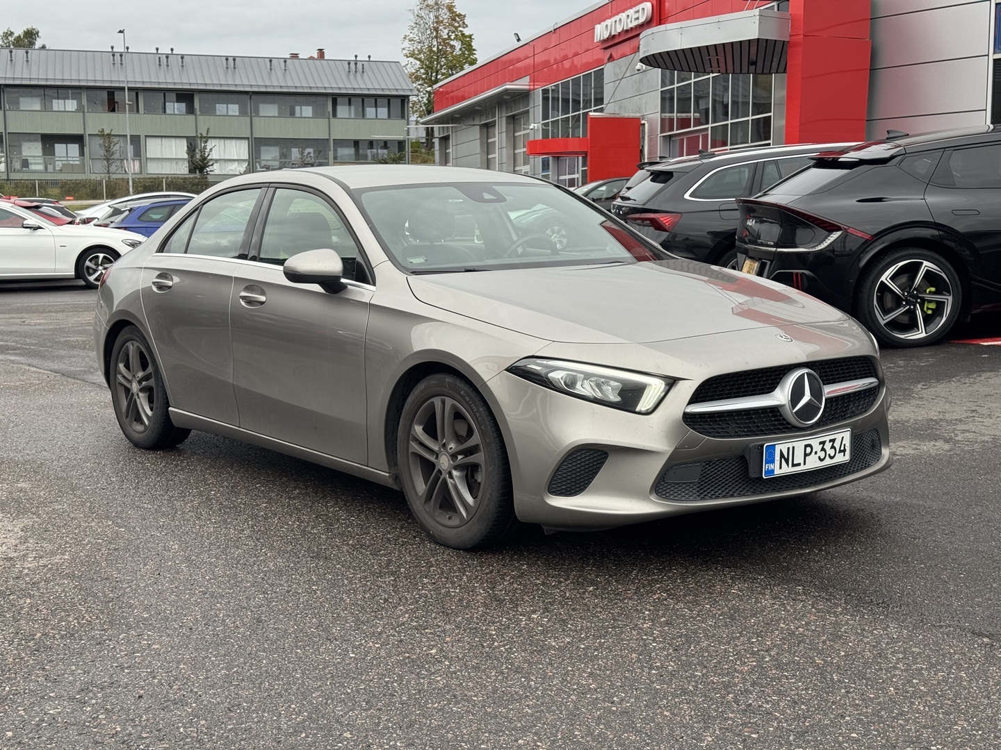 Mercedes-Benz - A - 180 A sedan Business Style - Sedan