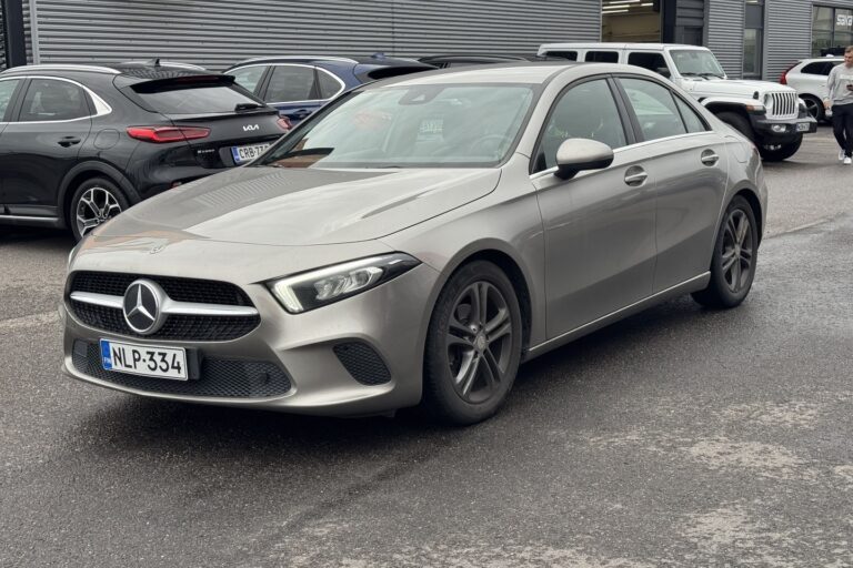 Mercedes-Benz - A - 180 A sedan Business Style - Sedan