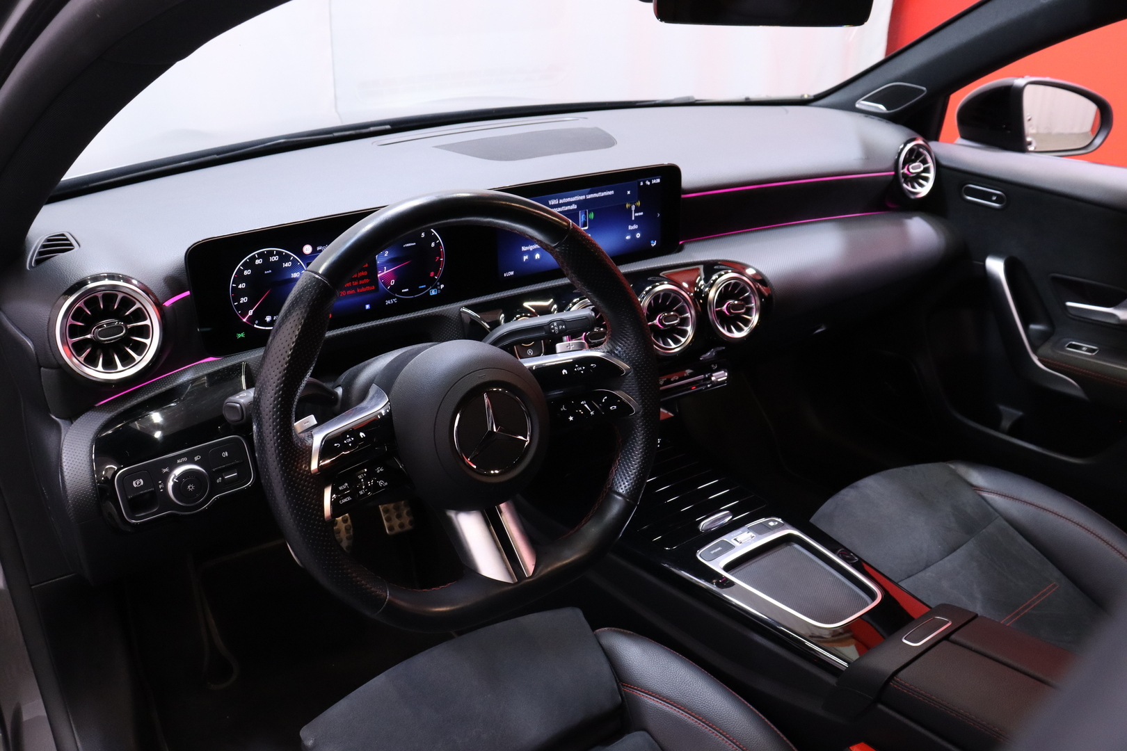 Mercedes-Benz - A - 180 A AMG Line - Viistoperä