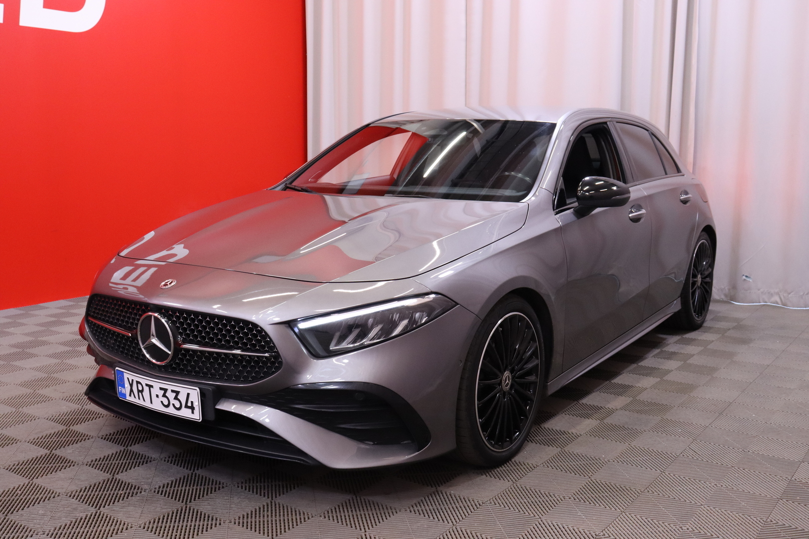 Mercedes-Benz - A - 180 A AMG Line - Viistoperä