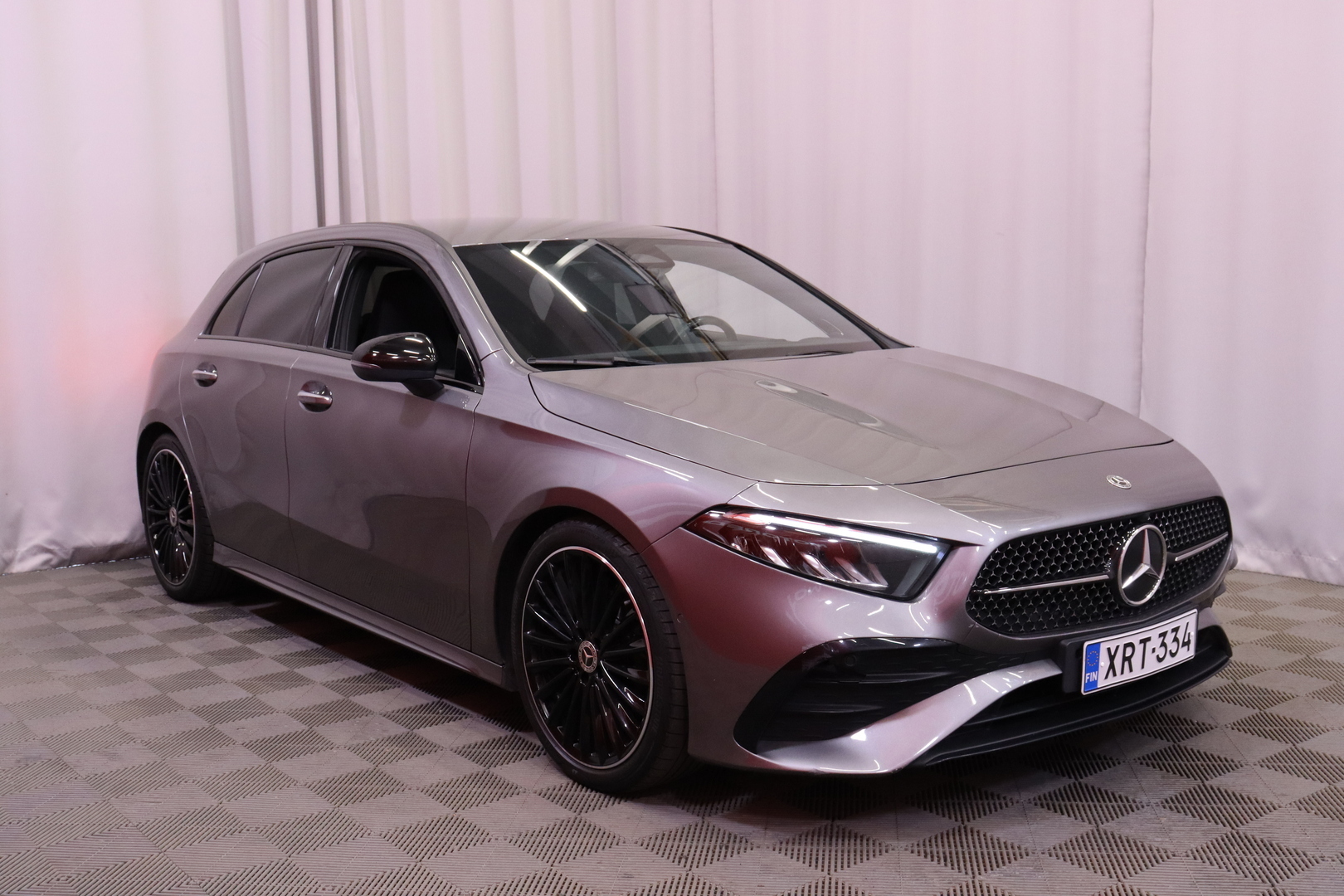 Mercedes-Benz - A - 180 A AMG Line - Viistoperä