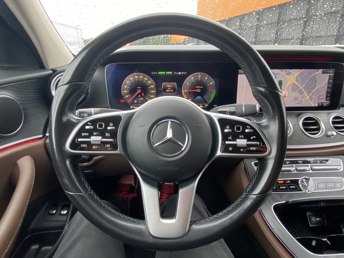 Mercedes-Benz - E - 300 de A Business EQ Power - Sedan