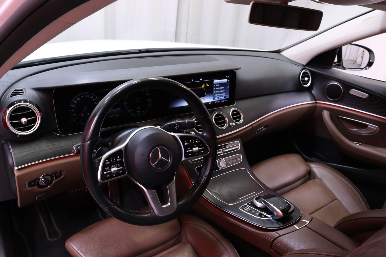 Mercedes-Benz - E - 300 de A Business EQ Power - Sedan