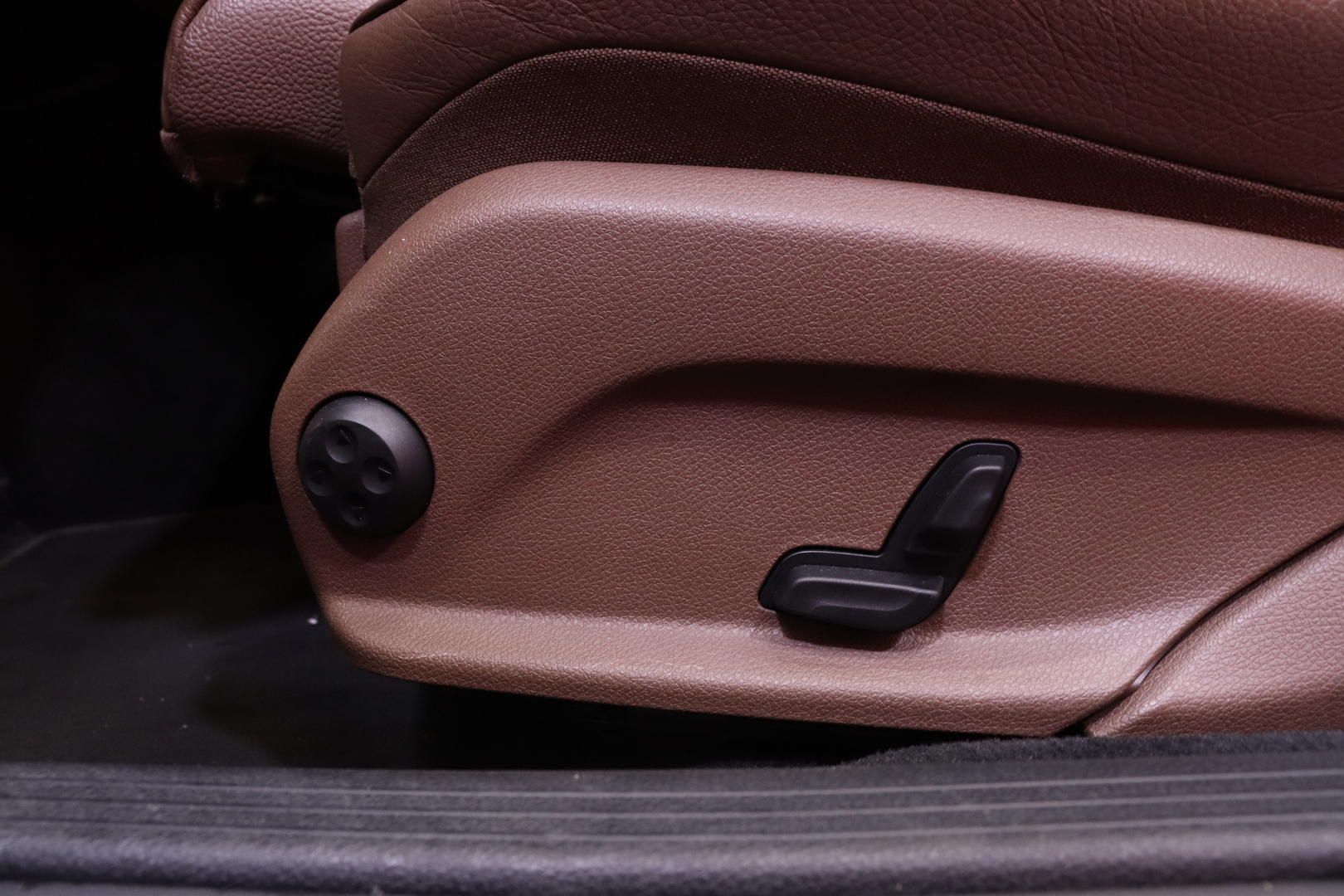Mercedes-Benz - E - 300 de A Business EQ Power - Sedan