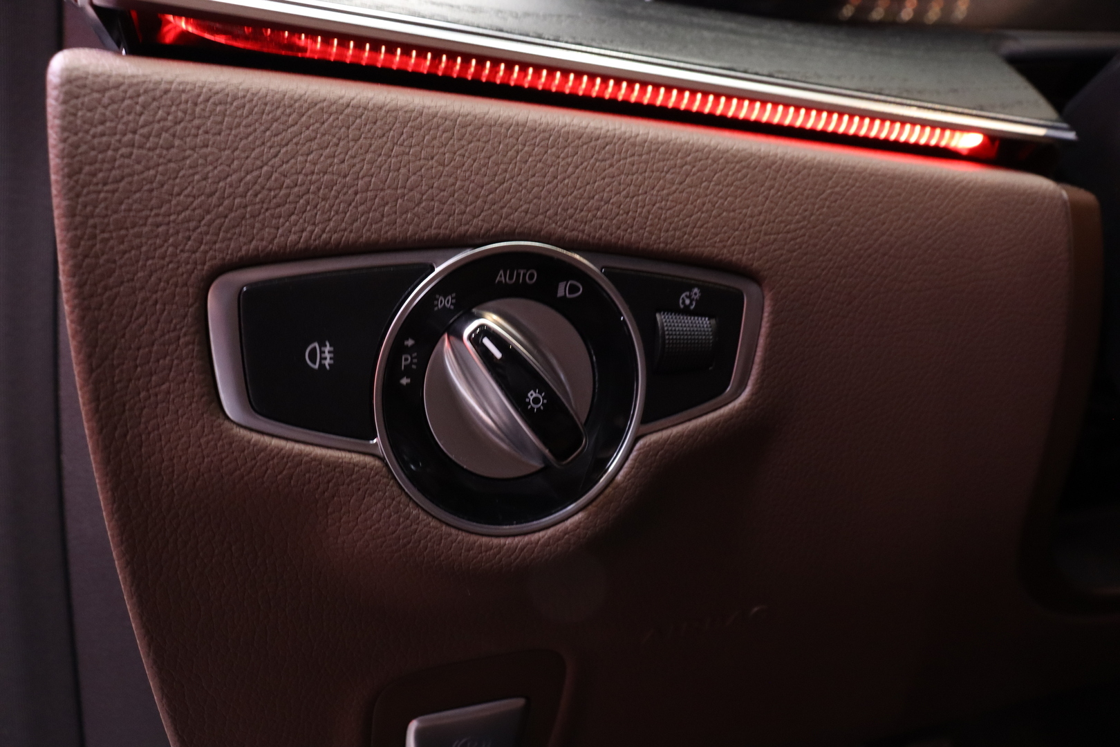 Mercedes-Benz - E - 300 de A Business EQ Power - Sedan