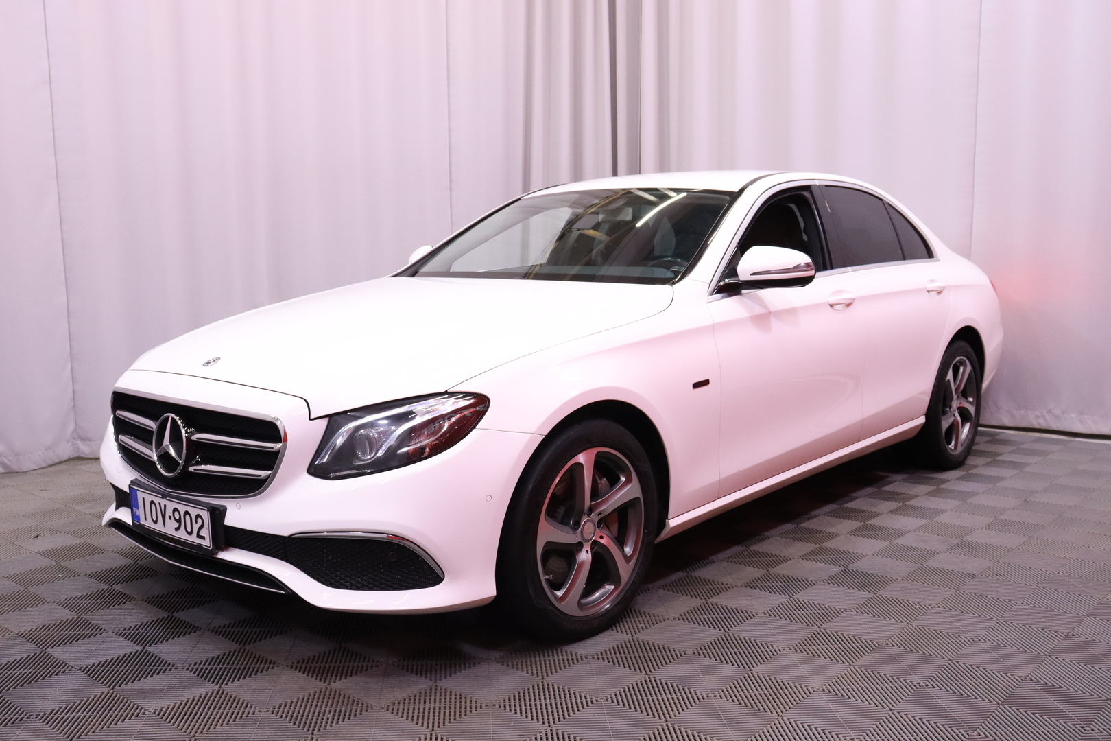 Mercedes-Benz E 2020, kuva 6/39
