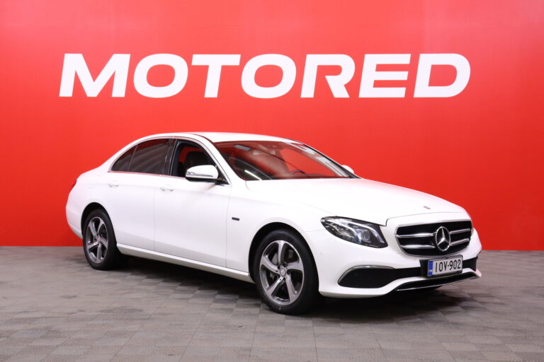 Mercedes-Benz - E - 300 de A Business EQ Power - Sedan
