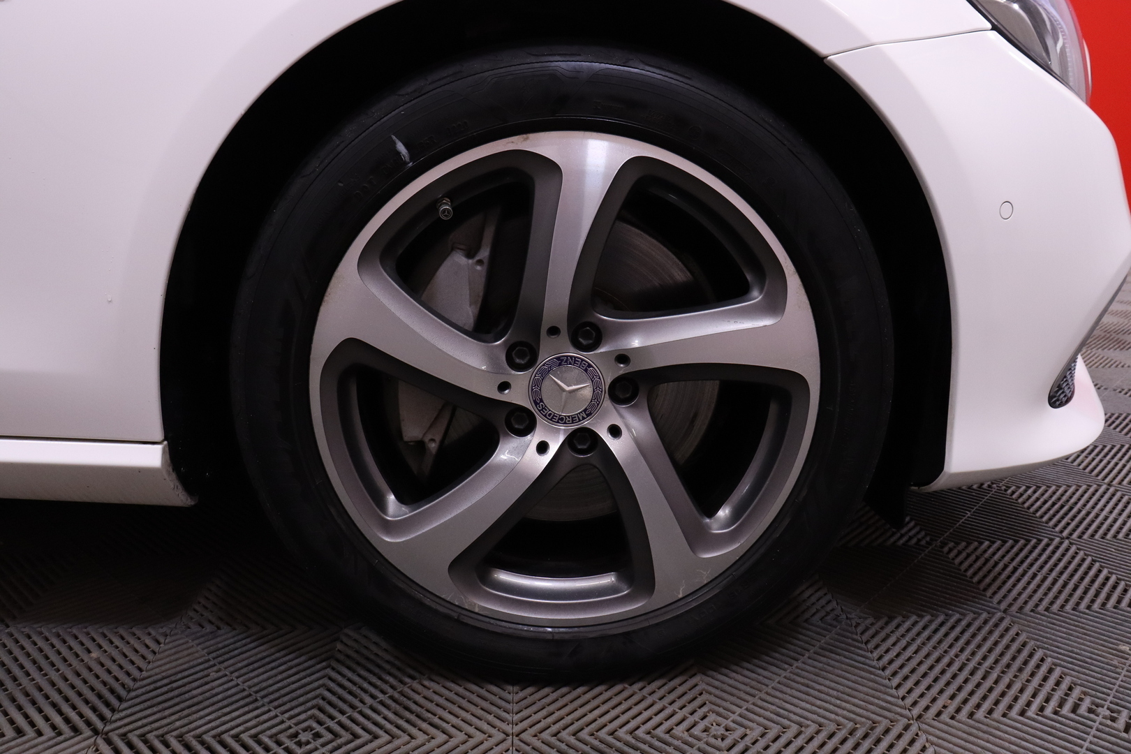 Mercedes-Benz - E - 300 de A Business EQ Power - Sedan