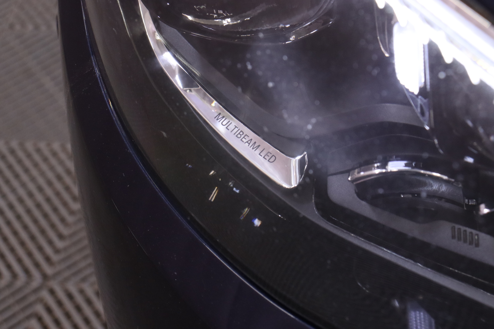 Mercedes-Benz - E - 300 e 4MATIC A Business AMG EQ Power - Sedan