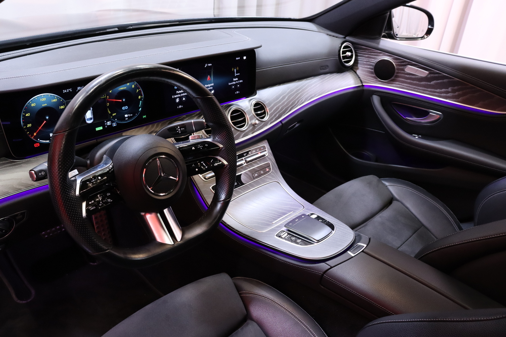 Mercedes-Benz - E - 300 e 4MATIC A Business AMG EQ Power - Sedan