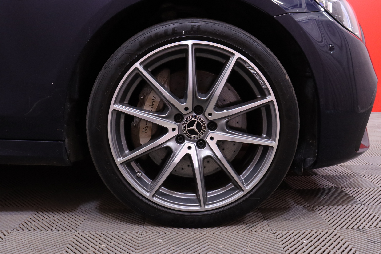 Mercedes-Benz - E - 300 e 4MATIC A Business AMG EQ Power - Sedan