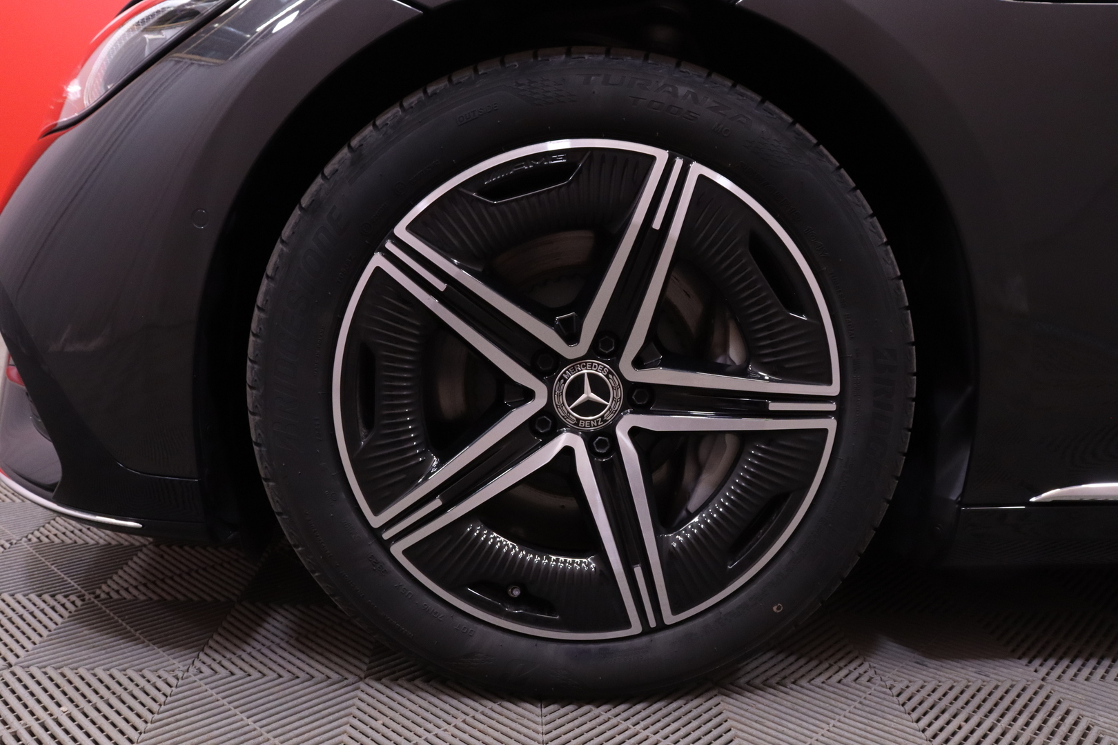 Mercedes-Benz - EQE - 350 4MATIC AMG - Sedan